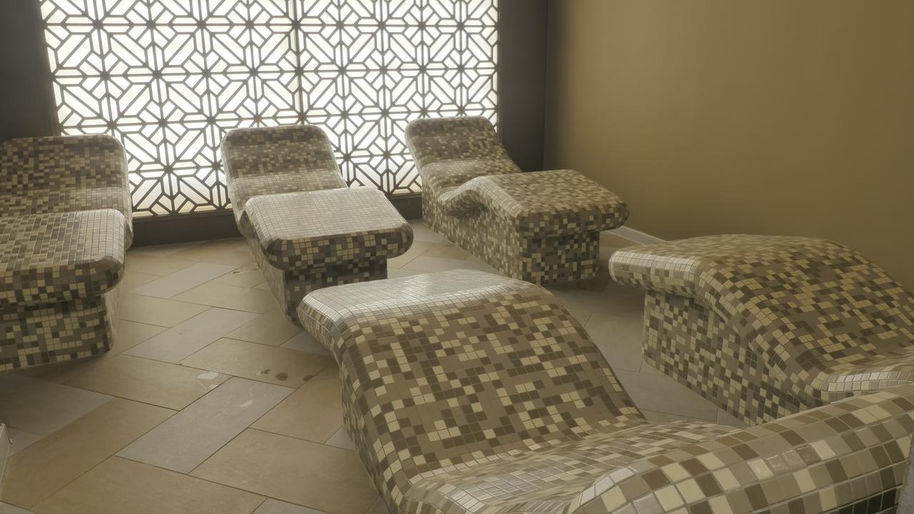 Hot Springs Medical And Spa Banya  Exterior photo